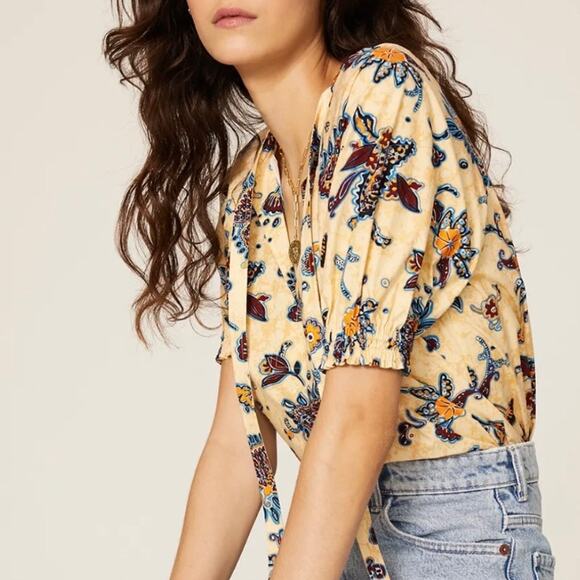 A.L.C. Ellis Yellow Floral Puff Short Sleeve V-Neck Top - Picture 1 of 11